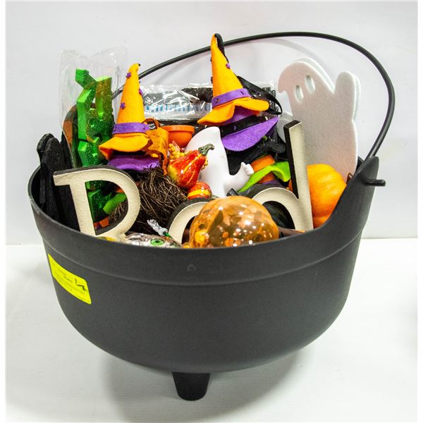 BLACK HALLOWEEN WITCHES CAULDRON FULL OF