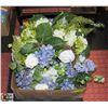 Image 1 : BOX WITH 3 SILK FLOWER WREATHS