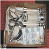 Image 1 : BOX OF HOME DECOR INCLUDING SET OF 3 POLISHED