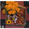 Image 1 : BOX WITH FALL DECOR INCL. SILK FLOWERS IN