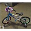 Image 1 : 18" GIRLS BIKE WITH TRAINING WHEELS