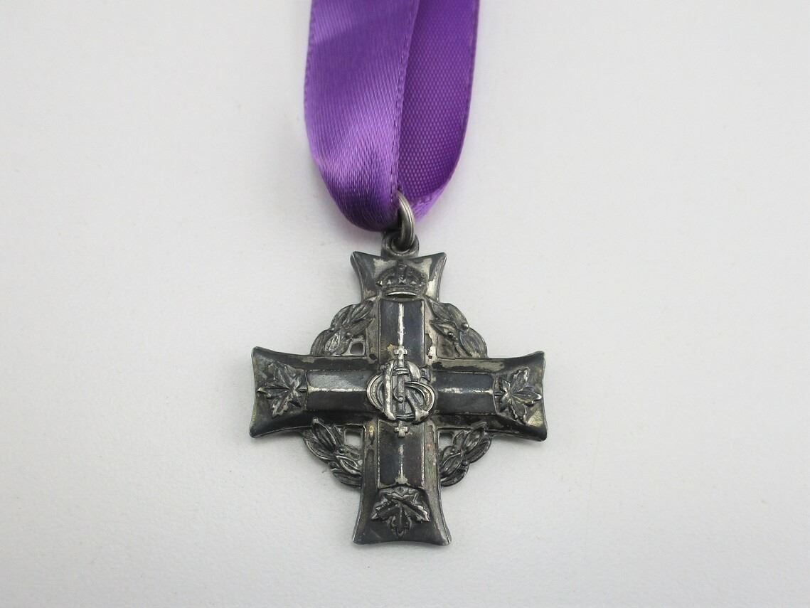 WWI CANADIAN SILVER CROSS FOR MOTHERS wwi-canadian-silver-cross-for-mothers