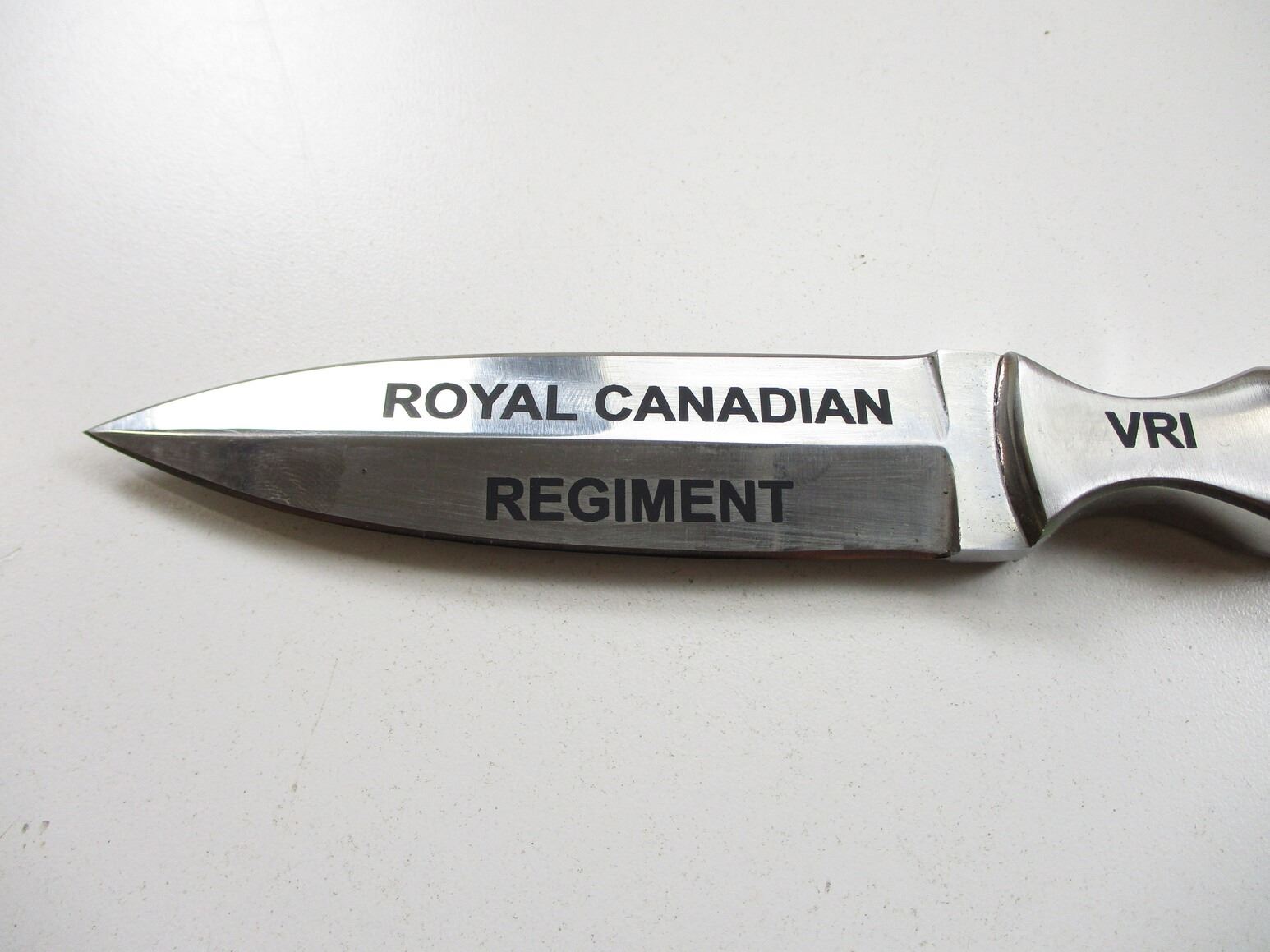 ROYAL CANADIAN REGIMENT PRESENTATION KNIFE