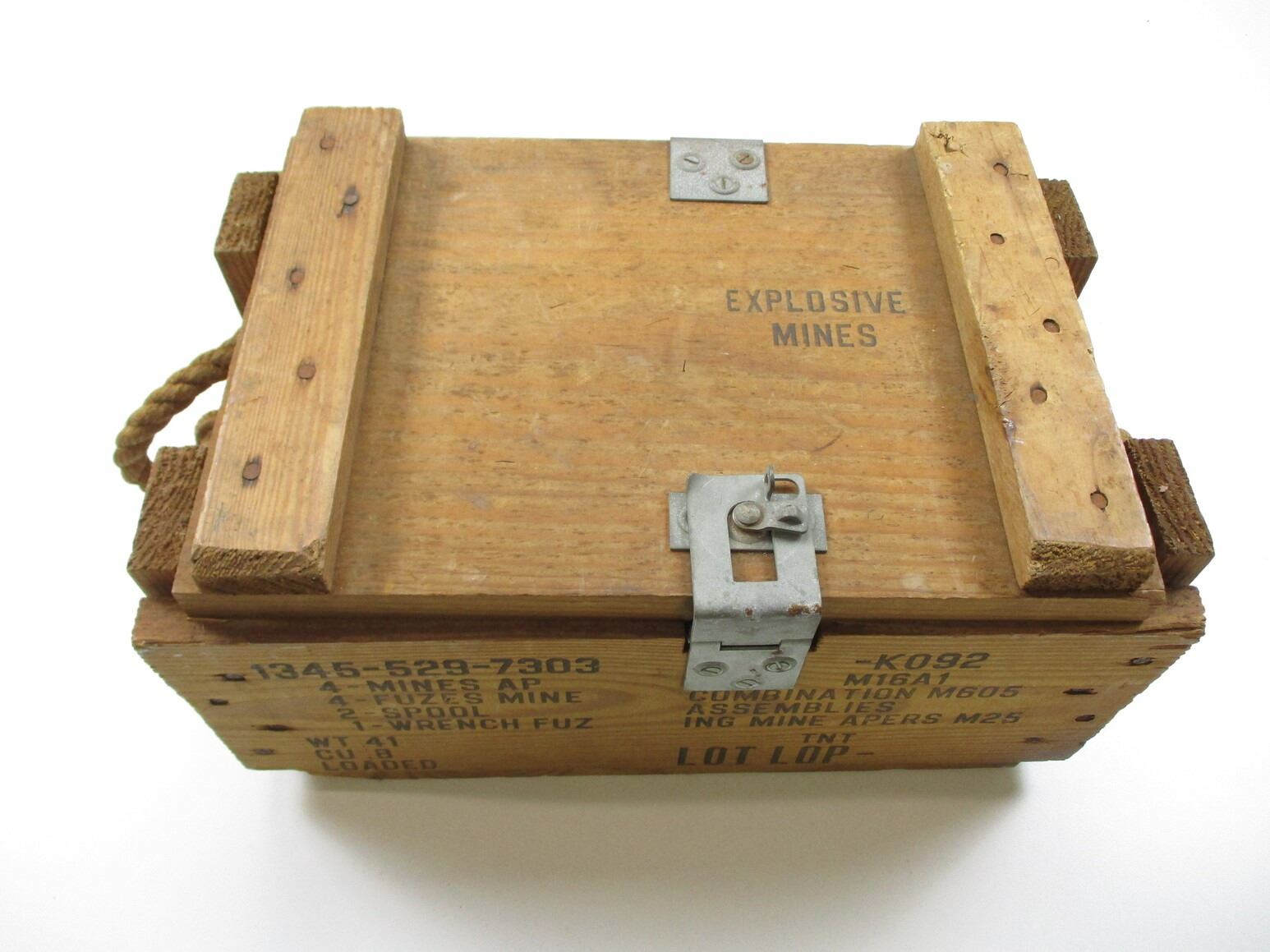 EXPLOSIVE MINES WOODEN CRATE