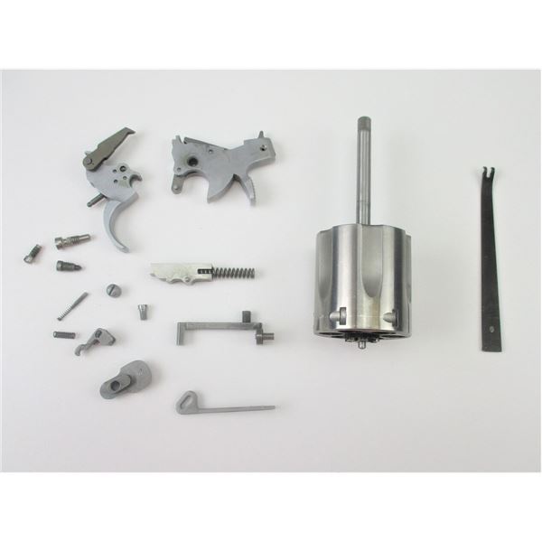 SMITH WESSON MODEL 686 3 REVOLVER PARTS smith-wesson-model-686-3-revolver-parts