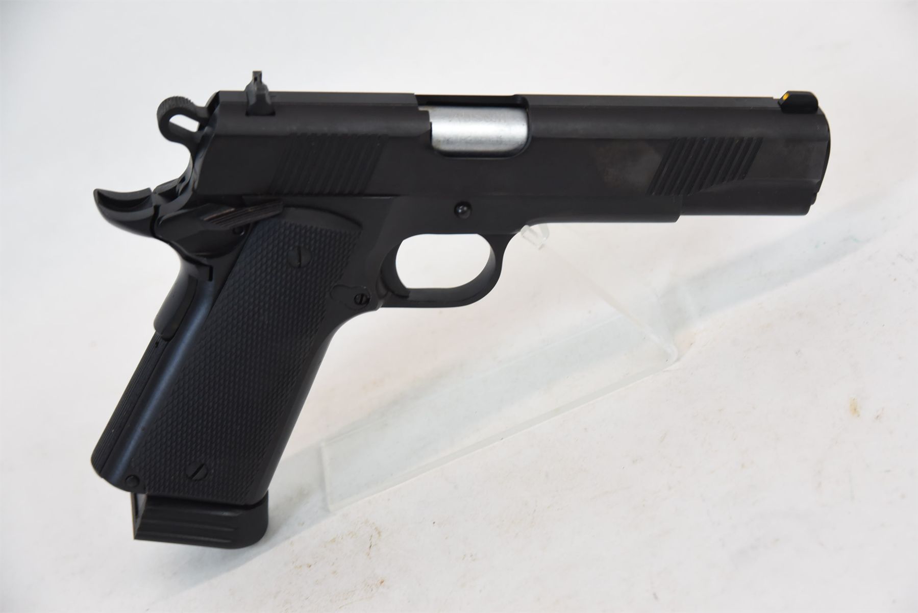 Dark International Model Dark 40 Cal 40 S W Landsborough Auctions dark-international-model-dark-40-cal-40-s-w-landsborough-auctions
