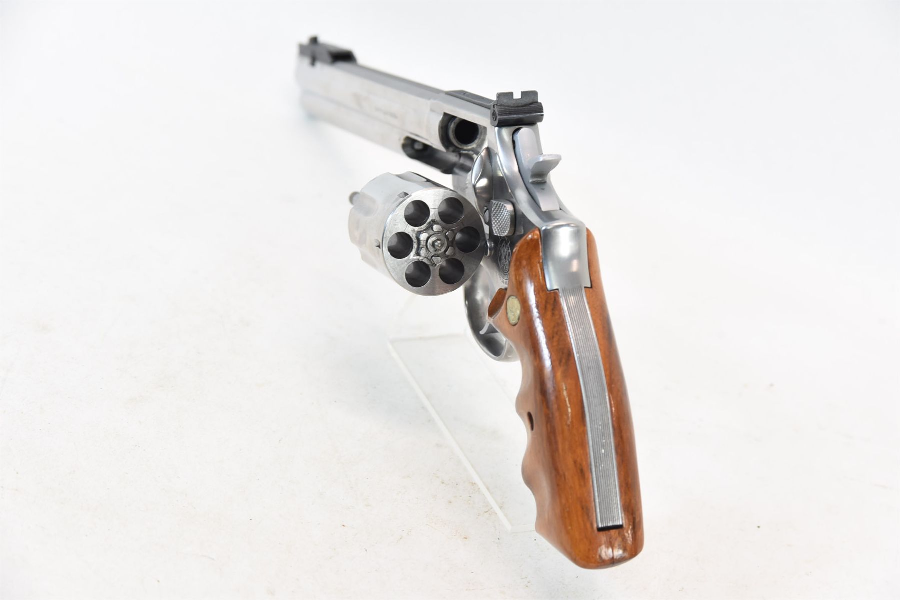 Smith Wesson Model 686 1 Revolver Landsborough Auctions smith-wesson-model-686-1-revolver-landsborough-auctions