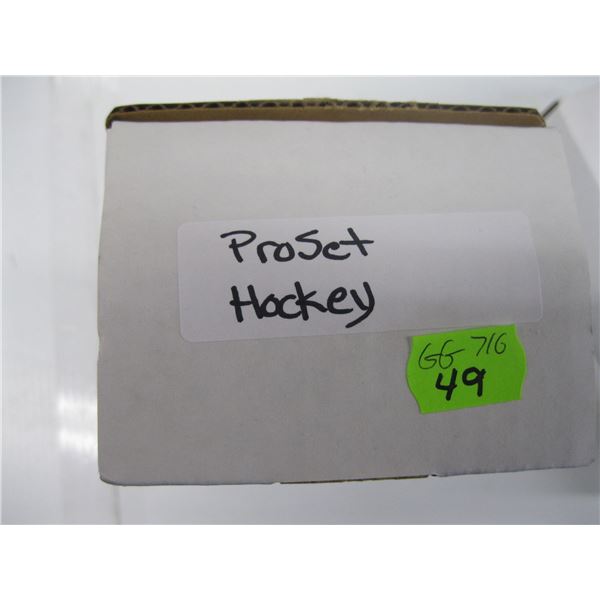 BOX W/PRO SET HOCKEY CARDS