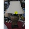 Image 1 : CERAMIC TABLE LAMP