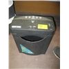 Image 1 : STAPLES PAPER SHREDDER