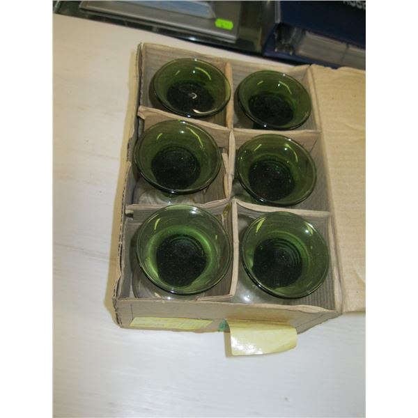 BOX OF SM WINEGLASSES