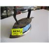 Image 2 : 2 SAD IRONS