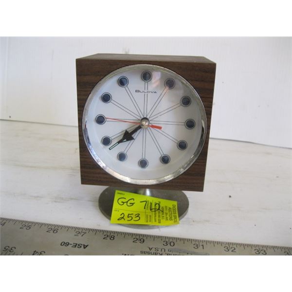 BULOVA VINTAGE ELECTRIC CLOCK, NO BACK COVER