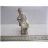 Image 1 : LADRO FIGURINE OF THE GIRL W/BOOK ON STUMP