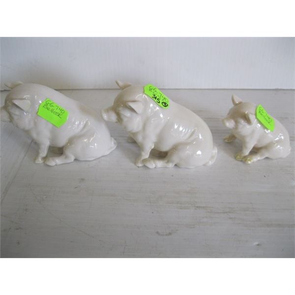 3 BELLEEK PIGS