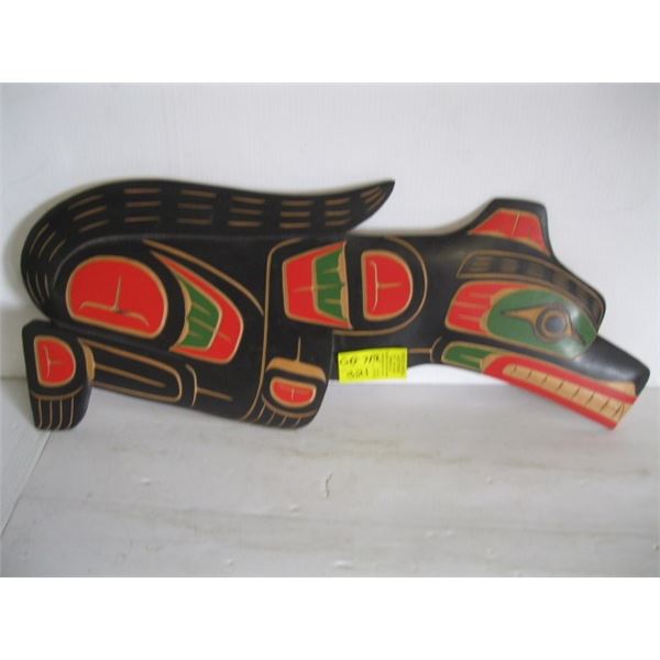 CARVED, PAINTED & SIGNED BY MATTHEW BAKER, THE SQUAMISH NATION CARVED NATIVE PLAQUE OF THE WOLF