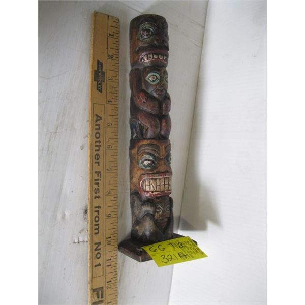 SM CARVED WOODEN TOTEM POLE