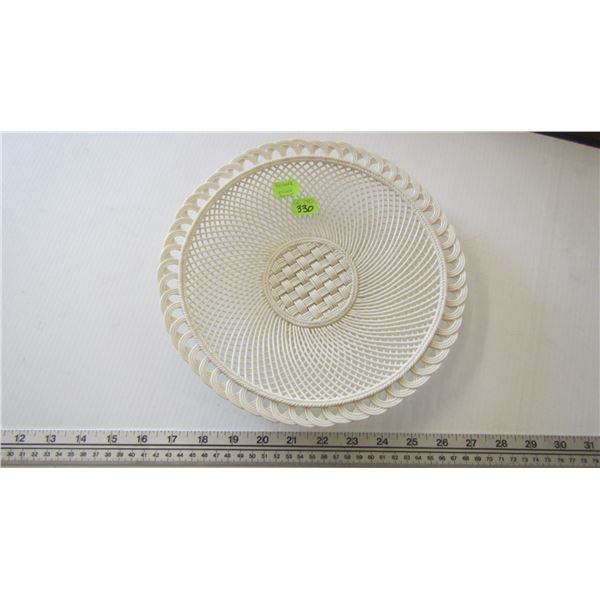 BELLEEK WOVEN PLATE, MINOR DAMAGE