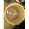Image 2 : 10 GALLON MEDALTA CROCK