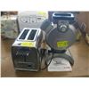 Image 1 : HAMILTON BEACH 2 SLICE TOASTER & A CUISINART WAFFLEMAKER