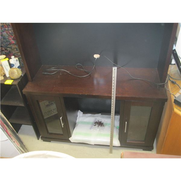 ENTERTAINMENT UNIT W/UPPER HUTCH & LOWER CABINET