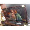 Image 1 : SAMSUNG 40" TV W/REMOTE
