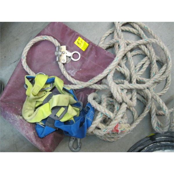 BAG W/HARNESS & ROPE