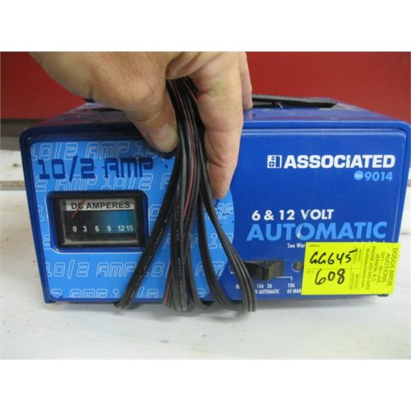 ASSOCIATED 6 & 12V BATTERY CHARGER