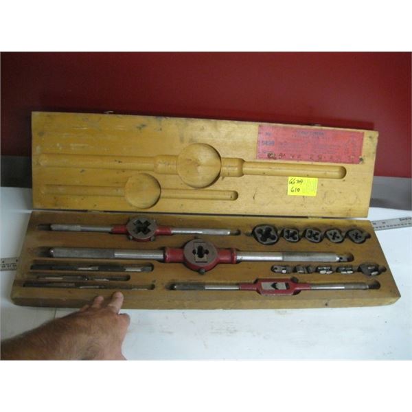 LG CRAFTSMAN TOOL WOOD CASED TAP & DIE SET