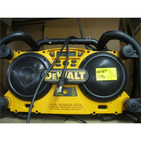 DEWALT STEREO/RADIO CHARGER