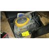 Image 1 : DEWALT PALM SANDER IN CASE