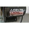 Image 2 : DELTA 1" BELT SANDER