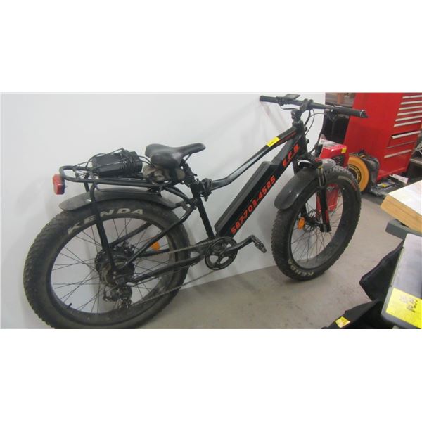 EFB FAT TIRE ELECTRIC BIKE W/CHARGER