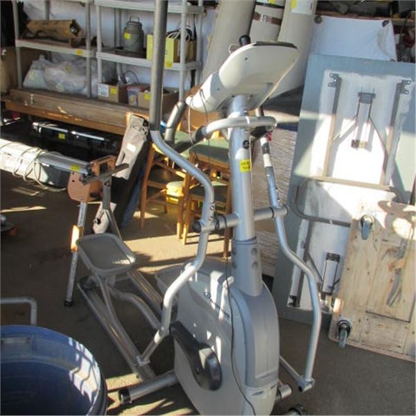 NAUTILUS E514C ELLIPTICAL MACHINE - Dodds Auction