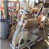 Image 2 : NAUTILUS E514C ELLIPTICAL MACHINE