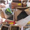 Image 1 : 2 BOXES OF NAILS & BAG OF NAILS