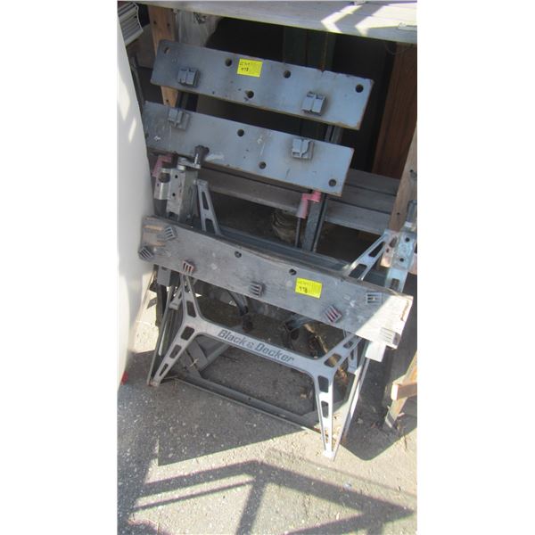 2 FOLDING WORK BENCHES
