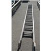 Image 1 : 28' ALUMINUM EXTENSION LADDER