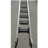Image 2 : 28' ALUMINUM EXTENSION LADDER