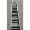 Image 3 : 28' ALUMINUM EXTENSION LADDER