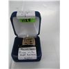 Image 2 : MENS 14KT RING W/SMALL RED STONE - 6 G - SZ 9