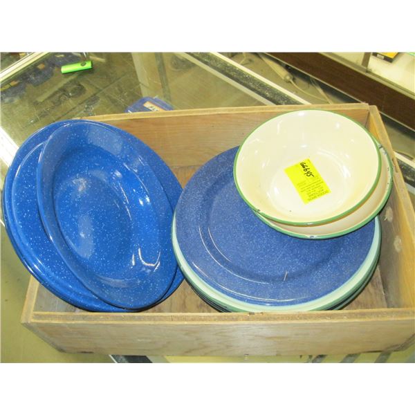 LOT OF CAMPING DISHES