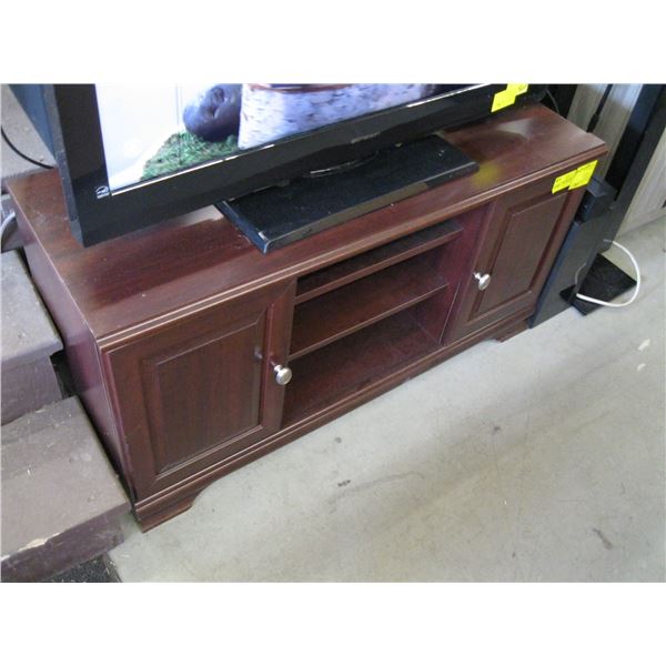 FLAT SCREEN TV STAND