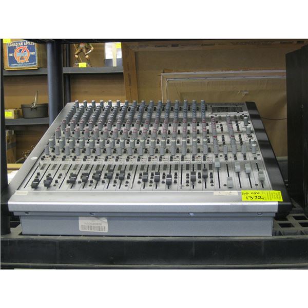 BEHRINGER EURORACK MX 3242X MIXER CONSOLE