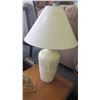 Image 1 : DECORATIVE WHITE LAMP