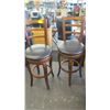 Image 2 : 2 SWIVEL TOP STOOLS