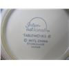 Image 2 : BOX OF ASSORTED DISHES
