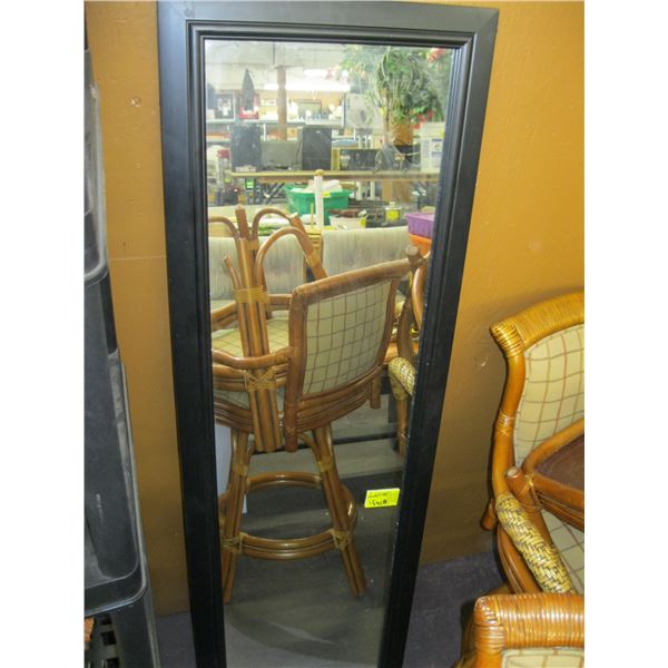 FRAMED DRESSING MIRROR