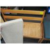 Image 2 : PADDED BENCH OAK FRAMED