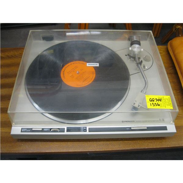 PIONEER DIRECT DRIVE TURNTABLE MODEL PL-200